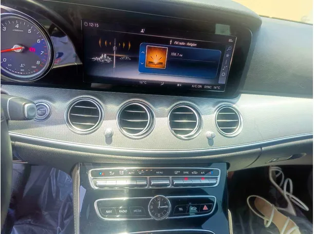 Car image 23