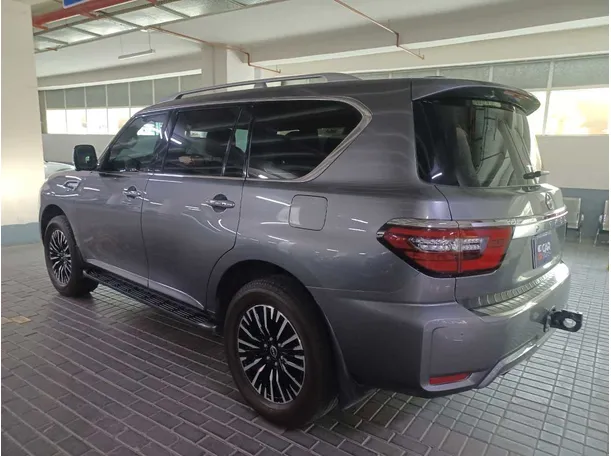 Car image 7