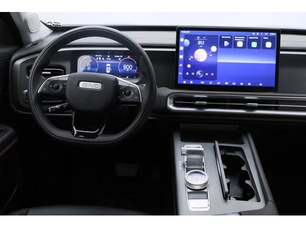 Car image 15