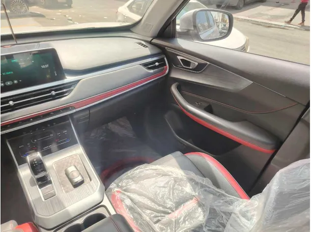 Car image 35