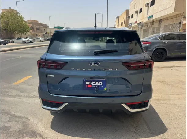 Car image 6