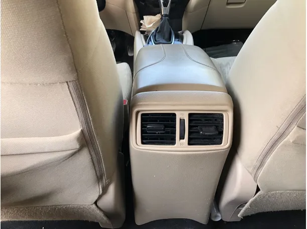 Car image 19
