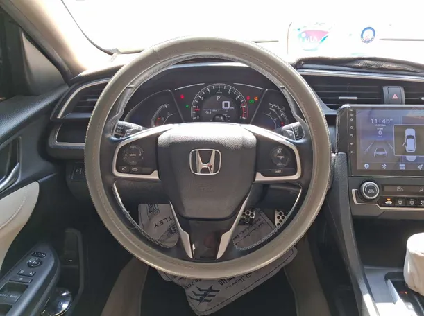 Car image 19