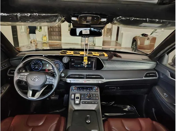 Car image 20