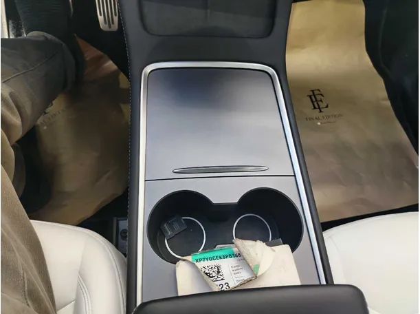 Car image 23