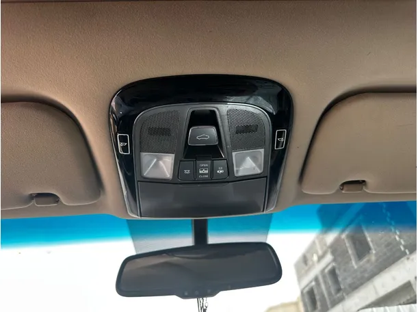 Car image 24