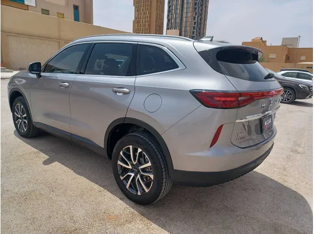 Car image 7