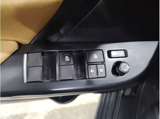 Car image 27