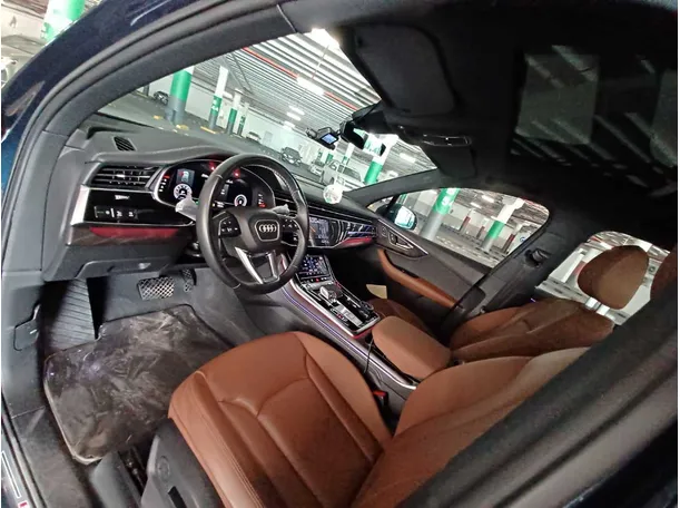 Car image 11