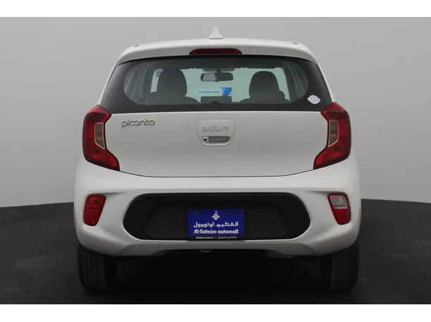 Car image 12