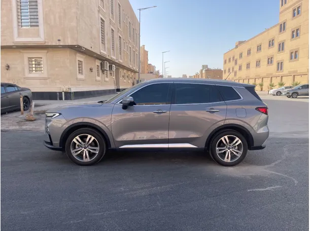 Car image 8