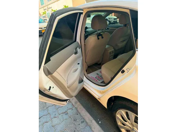 Car image 26