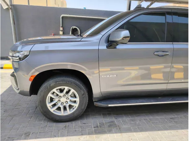 Car image 8