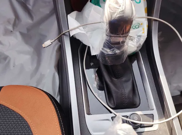 Car image 16