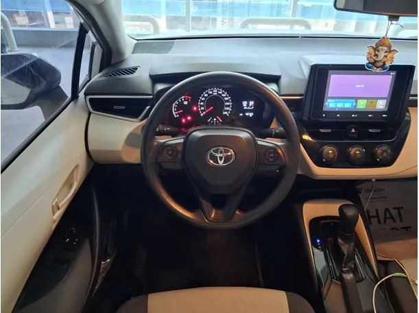 Car image 14
