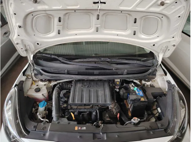 Car image 27