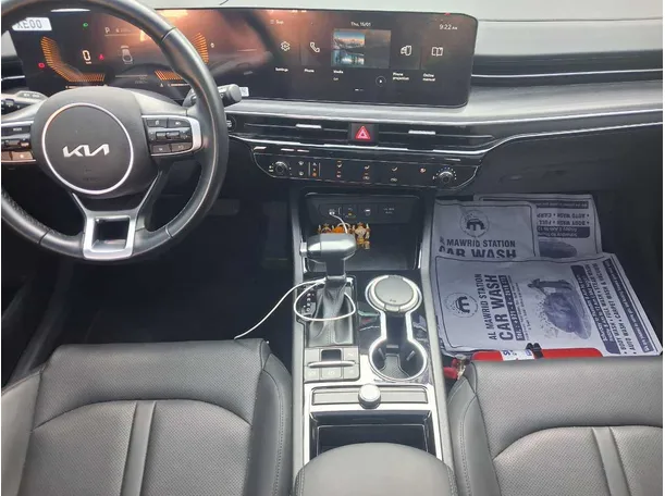 Car image 16