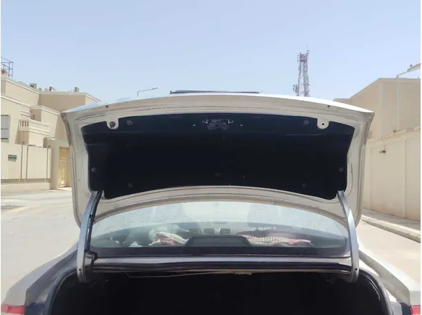 Car image 23
