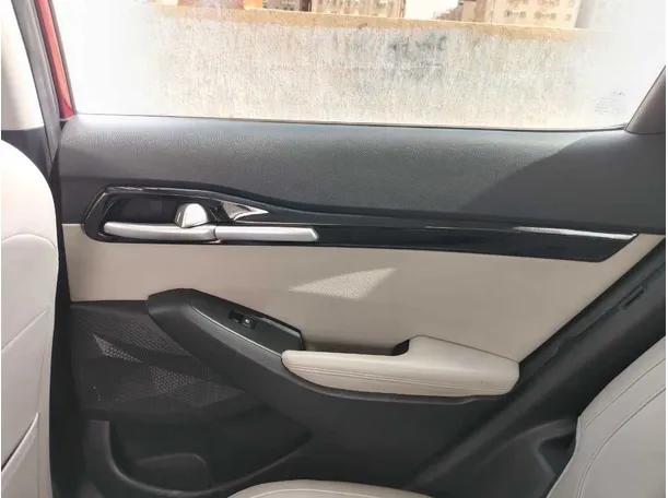 Car image 41