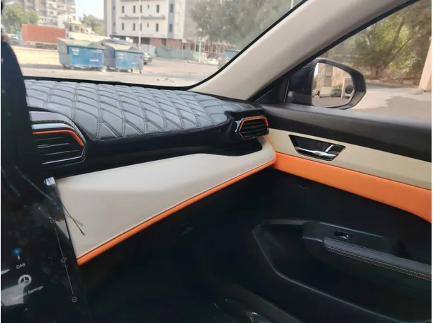 Car image 37