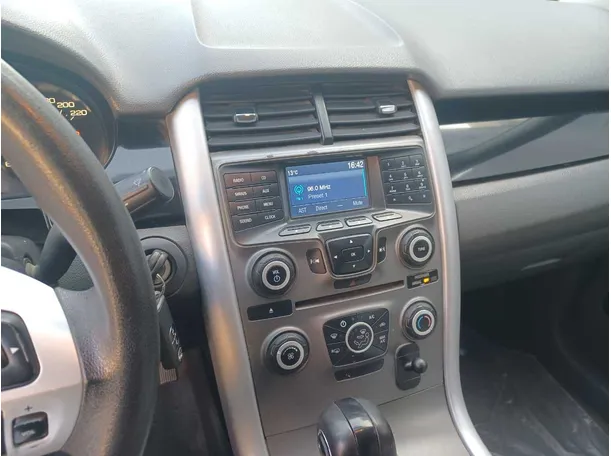 Car image 16