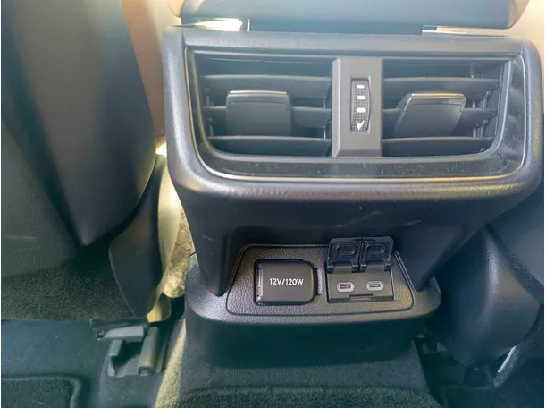 Car image 33