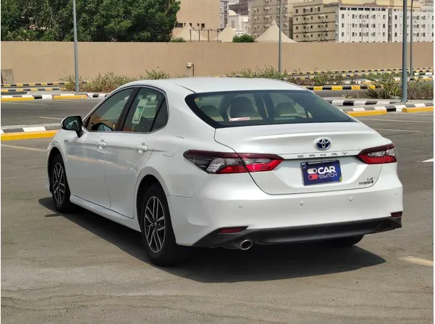 Car image 7