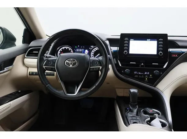 Car image 15
