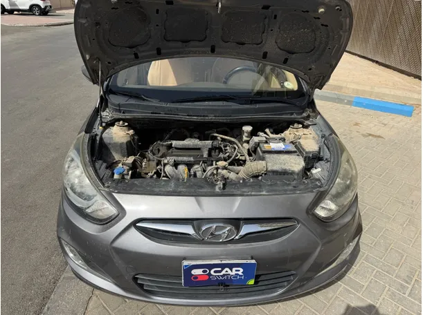 Car image 19