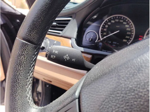 Car image 34