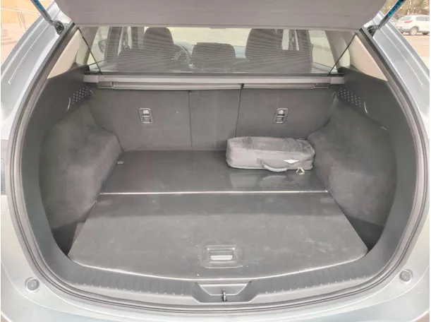 Car image 25
