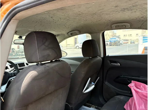 Car image 17