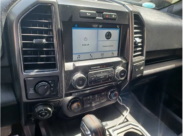 Car image 18