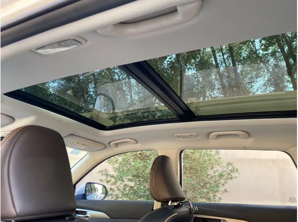 Car image 23