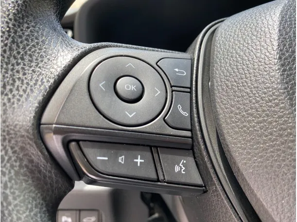 Car image 26