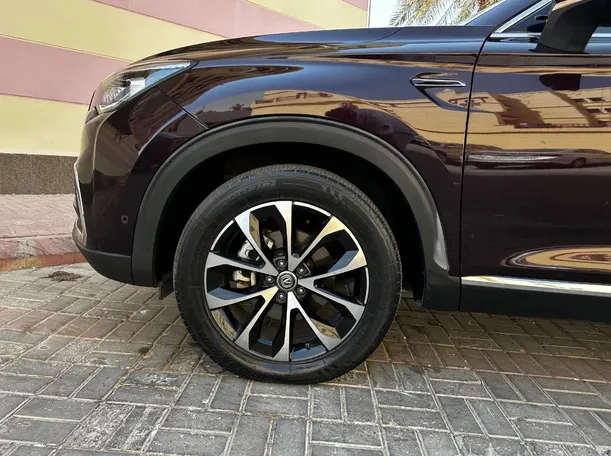 Car image 9