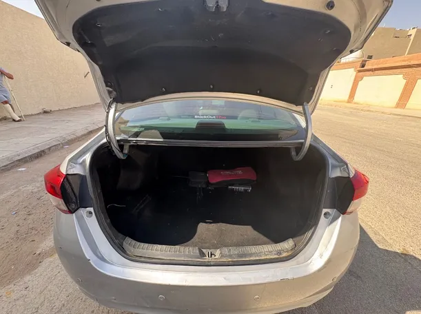 Car image 17