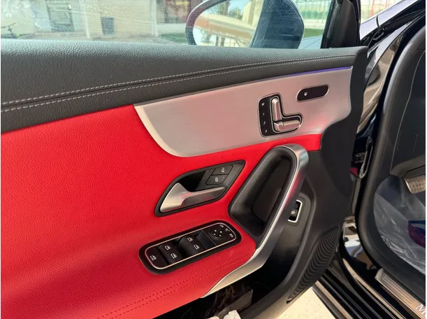 Car image 25