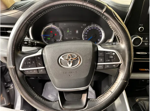 Car image 20