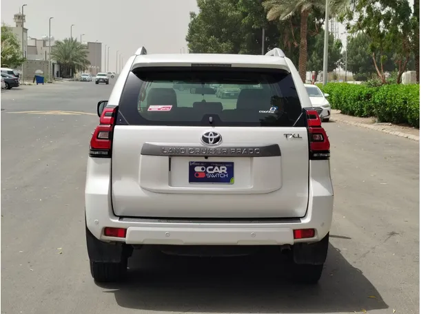 Car image 6
