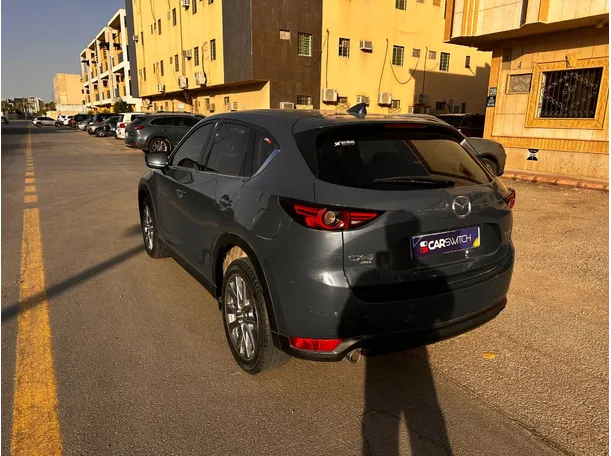 Car image 7