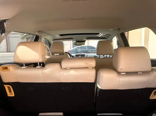 Car image 23