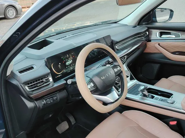 Car image 15