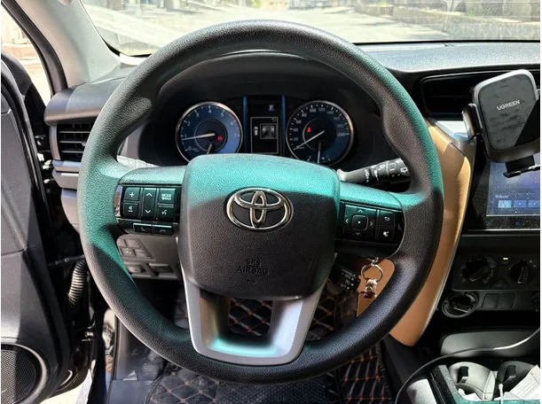 Car image 23