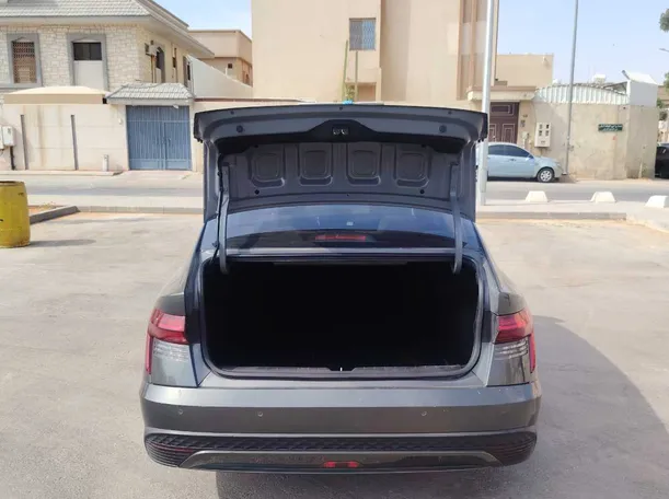 Car image 21