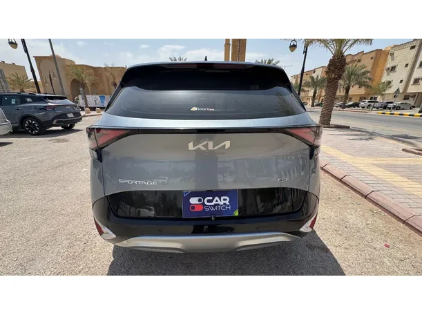 Car image 6
