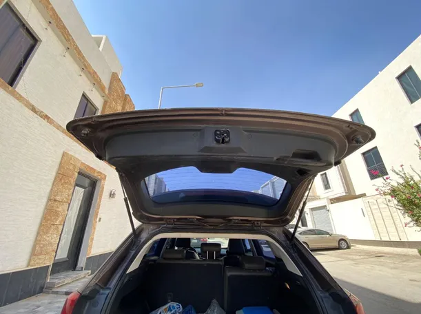 Car image 18
