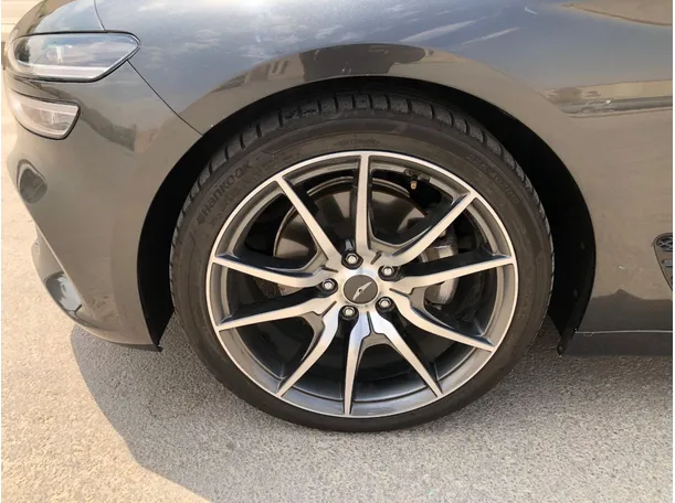 Car image 10