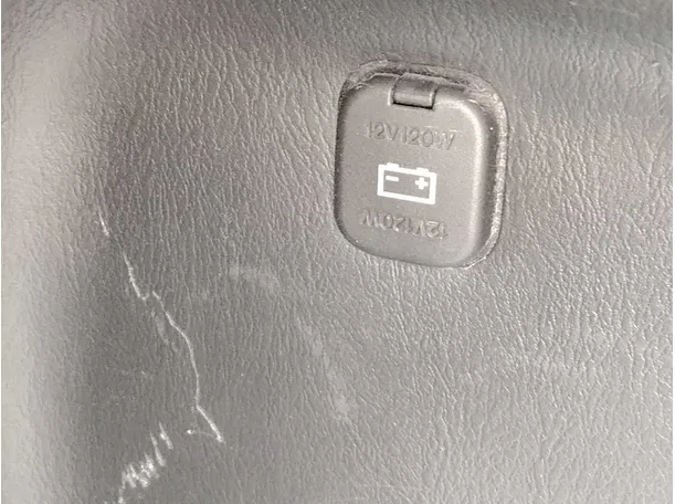 Car image 25