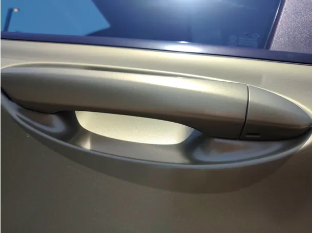 Car image 25